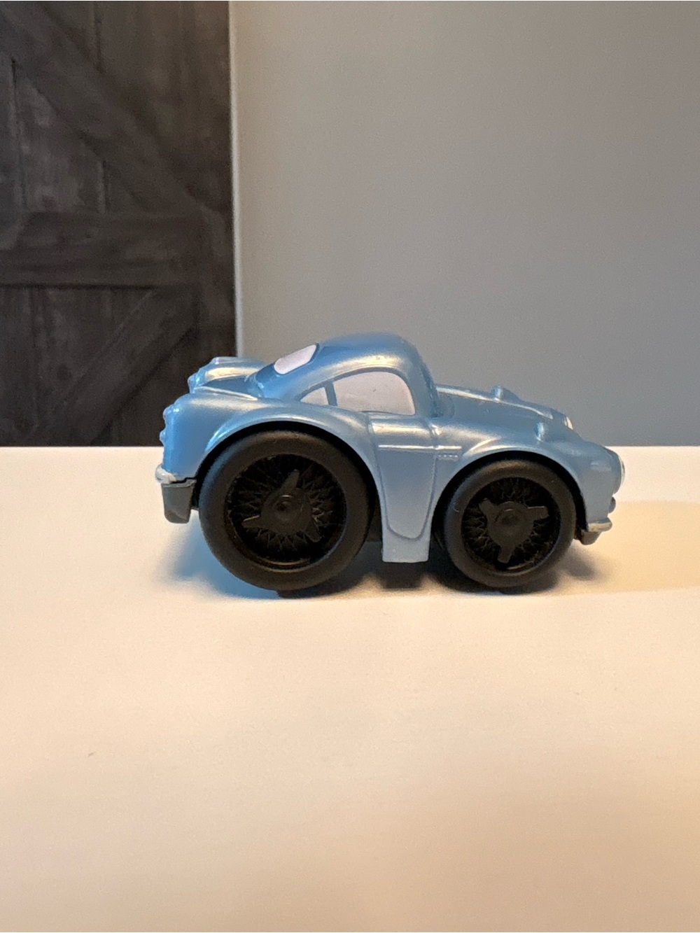 Fisher Price Little People Disney Pixar Finn McMissile Wheelies Car